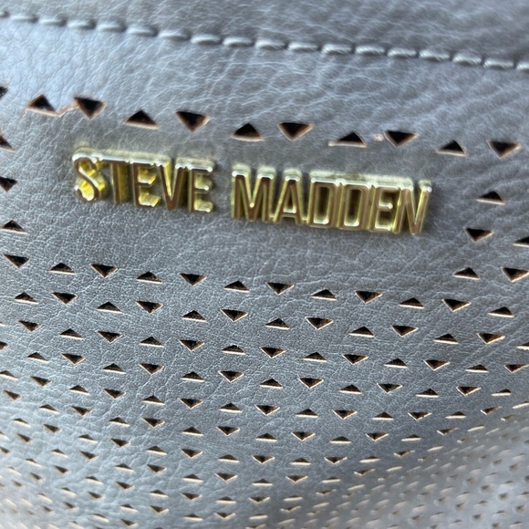 Steve Madden purse silver Gray perforated leather Women's crossbody Bag - Picture 9 of 16